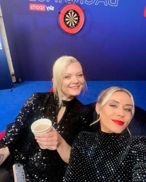 Emma-Louise Paton Instagram - The start of 2025 ✨