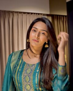Actress Erica Fernandes HD Photos and Wallpapers September 2025