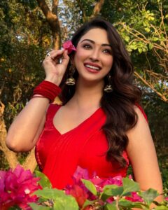 Actress Eshanya Maheshwari HD Photos and Wallpapers March 2025