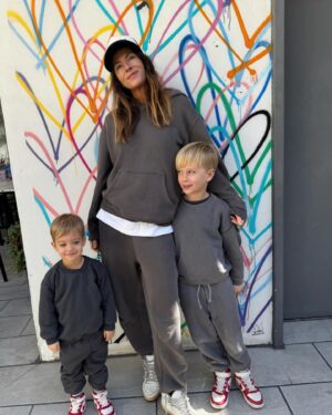 Esther Anderson Instagram - Matchy matchy matchy with my little loves today 🥰
#boymum