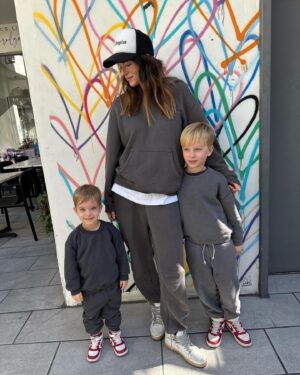 Esther Anderson Instagram - Matchy matchy matchy with my little loves today 🥰
#boymum