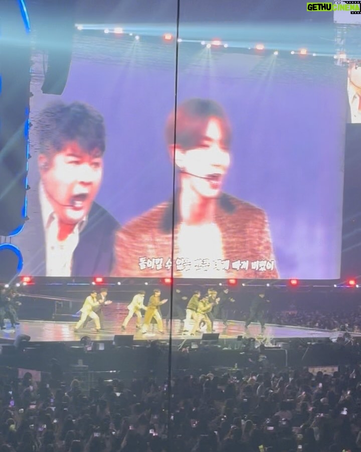 Eugene - 127.7K Likes - #smtownlive2025 #sm30주년콘서트
SM을 창조하시고 S.E.S를 탄생시켜주신 이수만 선생님께
감사드립니다~💜
오랜만에 만난 선,후배님들 너무 반가웠고 응원합니다...💗
보아야~우리 셀카한장 못찍었넹~아쉽다!
여러분~K-Culture를 이끌고 있는 멋진 아티스트들 많이 응원해주시고 사랑해주세요~💕