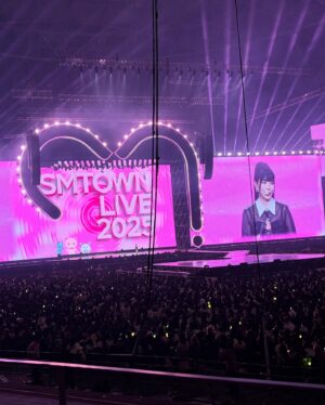 Eugene Instagram - #smtownlive2025 #sm30주년콘서트 

SM을 창조하시고 S.E.S를 탄생시켜주신 이수만 선생님께 
감사드립니다~💜
오랜만에 만난 선,후배님들 너무 반가웠고 응원합니다...💗
보아야~우리 셀카한장 못찍었넹~아쉽다!

여러분~K-Culture를 이끌고 있는 멋진 아티스트들 많이 응원해주시고 사랑해주세요~💕