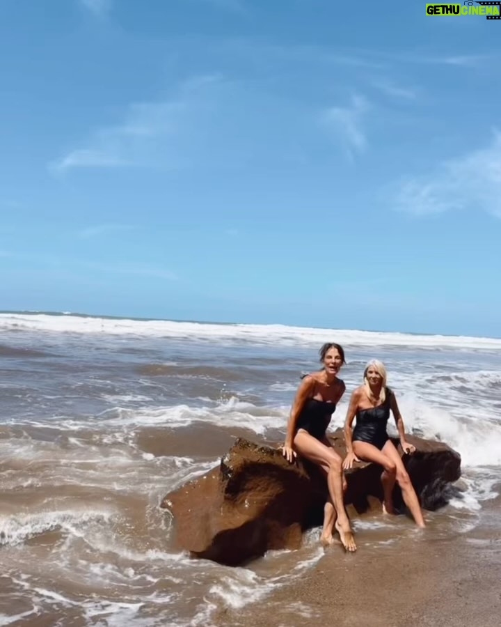 Evelyn Scheidl - 16.7K Likes - 👑👑🇦🇷 Dos coronas, dos amigas y un mismo espíritu. Evelyn @evelynscheidl , Miss Argentina 1971. @nequigalotti , Miss Argentina 1980.
Siempre disfrutando a full de la vida.
PH 📸 estrella ⭐️ nuestro amigo @medinaflores
@casapampachapadmalal @casapampaplaya @elcalamarloco @lilitaalbano
Anfitriona de lujo: @alvareznata
#bynequi