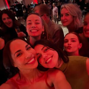 Ever Carradine Instagram - Last night, (almost) all of the people that I love gathered together to celebrate the series wrap of @handmaidsonhulu so obviously I got my ass on a plane. I  can’t wait for you all to see what we’ve been up to. #handmaidstale #thatsawrap