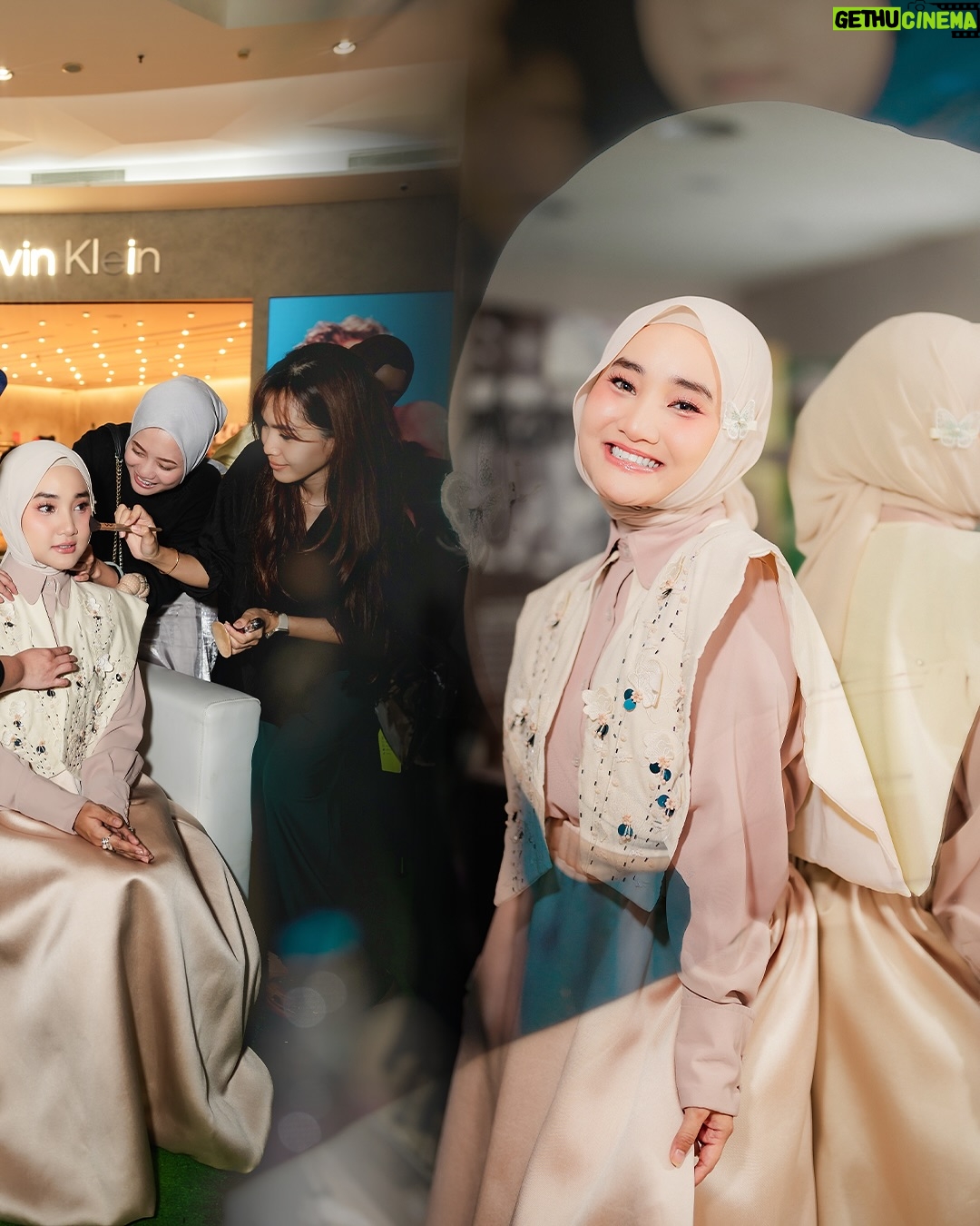 Fatin Shidqia - 67.6K Likes - ubur-ubur ikan lele
bukan ikan patin leee…
……. 🙂
outfit by @jennaandkaia.official
styled by @fadhilahzhr
make up by @cantikawannadewi
hijab styled by @awanisaw
photographed by @hendrisentosa