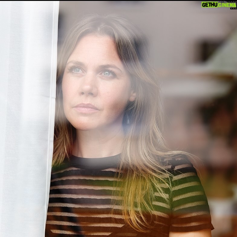 Felicitas Woll - 5.7K Likes - DREHSCHLUSS! Teil 3 und 4 sind abgedreht! 🎉🎬🎥 Das Alte Land geht nun in den Winterschlaf! Was waren das für schöne 8 Wochen, mit so vielen tollen Menschen, vor und hinter der Kamera! Einfach Dankbar! Wir haben zusammen gelacht, geweint, gespielt und gelebt! Es war eine Freude, jeden Tag zur Arbeit zu kommen! Fahre beschenkt nach Hause! Aber heut wird noch gefeiert🎉🙏🏻😘😁🌺 Liebe geht raus…. @stevewindolf @anneroemeth 🌺@schroedterin 🌺 @meyerdabisch @martinbretschneiderbradsnyder @mariehacke @tom.radisch @wickikalaitzi @halimailter @roland_wolf_official @christoph_glaubacker @andreaguo_ @officialsnathan @konstantinlindhorst @micheldiercks @sarahmasuch @mischkarothmann @sebastiankaufmane @dirkpientka 🌺 @jakob_j_krebs @andreastams @teresadepenau @kirstenpeters_screenwriter 🌺@aylinmakeup @stephanie_adam_makeup @cem_k76 @mme.elevateur @lenny_dr.leni 📸 @christopherkochphotography 😁🙏🏻 #neuerwindimaltenland