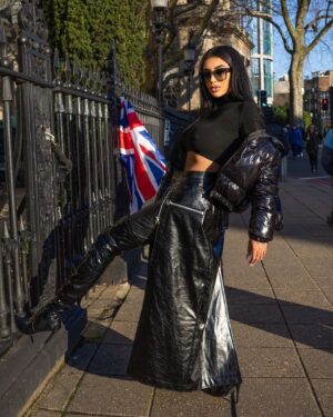 Fernanda Medrado Instagram - 🌎 🇬🇧 I am my own warrior! 

 sunglasses @plethora.oficial