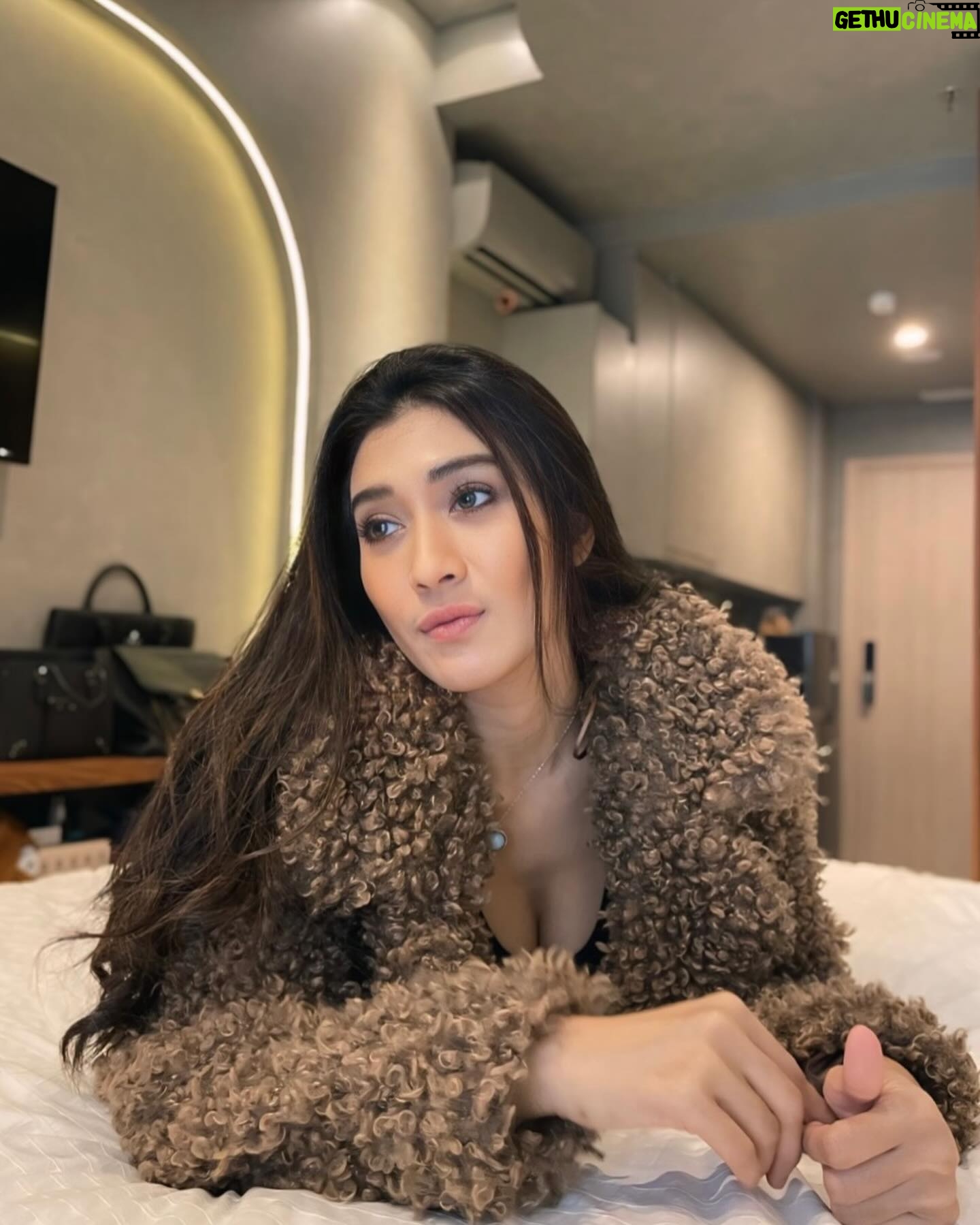 Fitrie Rachmadhina - 1K Likes - Sometimes I replace my feeling with new clothes and I'm ok with that 💁🏽♀️✨