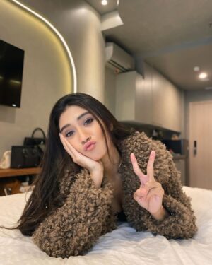 Fitrie Rachmadhina Instagram - Sometimes I replace my feeling with new clothes and I'm ok with that 💁🏽‍♀️✨
