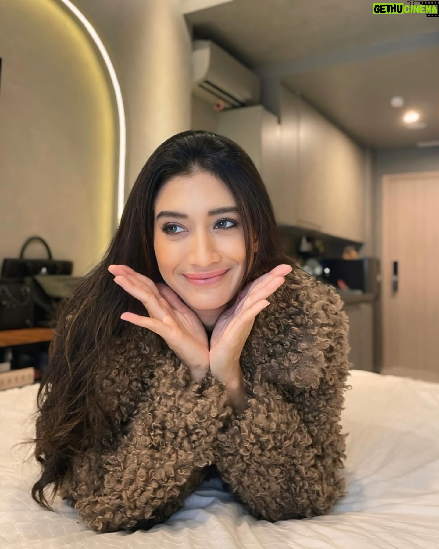 Fitrie Rachmadhina - 1K Likes - Sometimes I replace my feeling with new clothes and I'm ok with that 💁🏽♀️✨