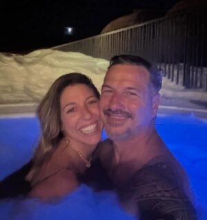 Florencia Bertotti Instagram - Carrete de la felicidad 💛
No les voy a explicar las fotos, hablan x sí solas.
El SPA de este lugar es espectacular!
Hay Hammam, saunas y jacuzzis al aire libre. Hay masajes  para parejas, masajes para deportistas y tratamientos de belleza de todo tipo. Y mi cosa preferida es q las camillas se calientan para q no sientas fríoloooo
Nos quedamos a vivir acá @clubmedalpes 
#amazingfamily #amazingexperience