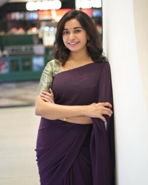 Fouzil Hidhaya Instagram - 💜

📸: @portraitsbylokesh 

#insta #instagram #instagood #life #purple #sareelove #peace #shoot