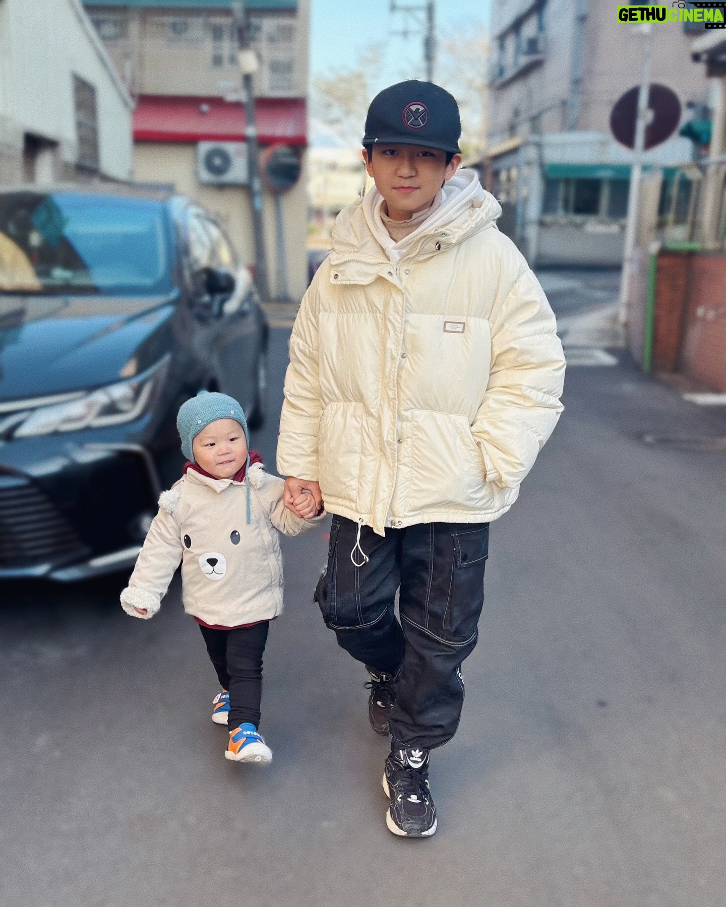 Fran Chen - 3K Likes - ä»čŖŖć儽ćć
äŗå¹“åļ¼
ęļ¼ćéæę±é·å¤§äŗä¹č¦ē
§é”§å§å§åļ½ćļ¼å ēŗęå¾ē
§é”§ä½ ļ¼
ę±ļ¼ćåÆęÆēęé·å¤§äŗļ¼å¦³å°±čäŗļ¼ęå°±äøåę”äŗā¦ć
å§å§åæē¢å¾ę滿å°ļ¼
ééééļ¼ę²å°ęč²ć
äŗå¹“å¾ēä»å¤©ļ¼äøę»åæēęļ¼ćę±åƶé·å¤§äŗä¹č¦ē
§é”§å§å§åļ½ć
ä»
čŖŖ
儽ć
ååļ½ęåš„²ļ½ęę±ŗå®ęä½ äøč¬å¹“ļ½
#å§Ŗå
#éå
#ęę±ŗå®ęä½ äøč¬å¹“ #ę°å¹“åæ«ęØ