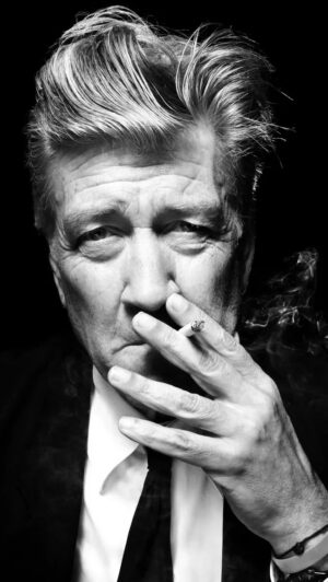 Francesca Valtorta Instagram - Il momento della creazione. 
Quel momento dove due geni cambiano la storia. 
Questo video dove Angelo Badalamenti ricorda quando lui e David Lynch crearono la sigla di Twin Peaks è un dono, che voglio condividere con voi. 
Ogni volta che lo guardo mi commuovo. 
Grazie per averci regalato mondi a noi umani sconosciuti. 

#davidlynch #twinpeaks #angelobadalamenti