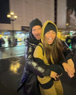 Galilea Montijo Instagram - Mi amiga, mis risas, mi alegría, mi Gymbro, mi luna, mis atardeceres, mis burbujas, mis clásicos, mis bailes, mis locuras, mis lágrimas, mis chuches… mi Moco, mi Amor… hoy y todos los días del año… Te Amo❤️ @galileamontijo