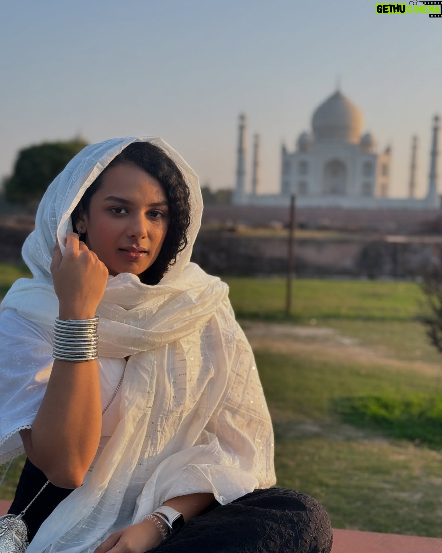 Gautami Kawale - 167.6K Likes - Dil ke Taj Mahal mein 😆
dhoop ke liye dupatta liya tha aur aesthetics hi badh gaye
Top from @unblockbyjenny