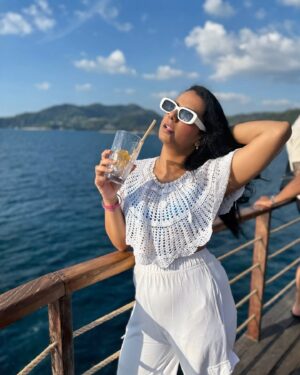 Gautami Kawale Instagram - candid 💅 this water baby is so happy!

#ootd #beach #sunkissed #boat #boatparty #yona #boatclub #phuket #portrait #sunset