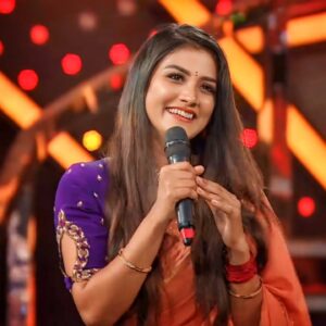 Gauthami Jadav Instagram - Trophies fade, but the love she’s earned will last a lifetime. Truly one in a million! ❤️

Saree - @mysoreshreecollections
Blouse - @navis_designer_studio

@colorskannadaofficial 

#GouthamiJadhav #BBK11 #HosaAdhyaya #biggbossjourney #BiggBoss #AdAstra