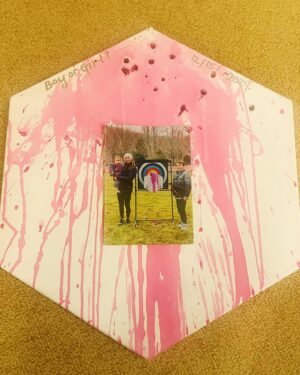 Georgina Bloomberg Instagram - Gender reveal/ archery practice/ making baby’s first piece of artwork, all in one. We cannot wait to meet you baby girl! 💕👶🏻 🏹 🎈🎨