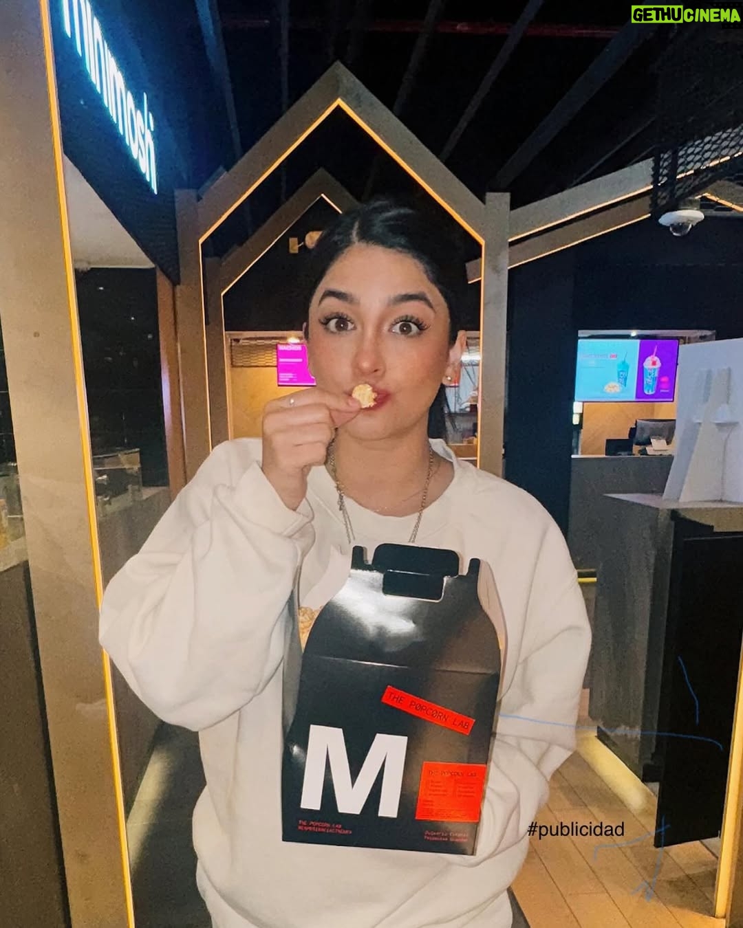 Geraldine Galvan - 52.8K Likes - Tarde de cine 🍿vamos ? ✨Ootd @fashionnova
#ootd #publicidad #momlife