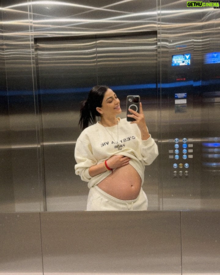 Geraldine Galvan - 52.8K Likes - Tarde de cine 🍿vamos ? ✨Ootd @fashionnova
#ootd #publicidad #momlife