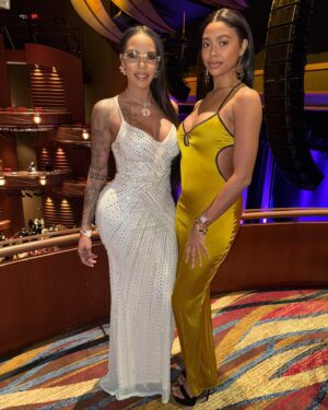 Gigi Maguire Instagram - Grown & Sexy vibes tonight at #timbstotuxedos @jadakiss performing live with the orchestra at Cobb Energy Center @lipservicesouf @thirdeyevy ✨🍑✨