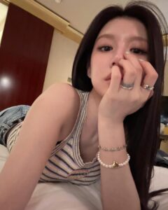 Actress Go Youn-jung HD Photos and Wallpapers February 2025
