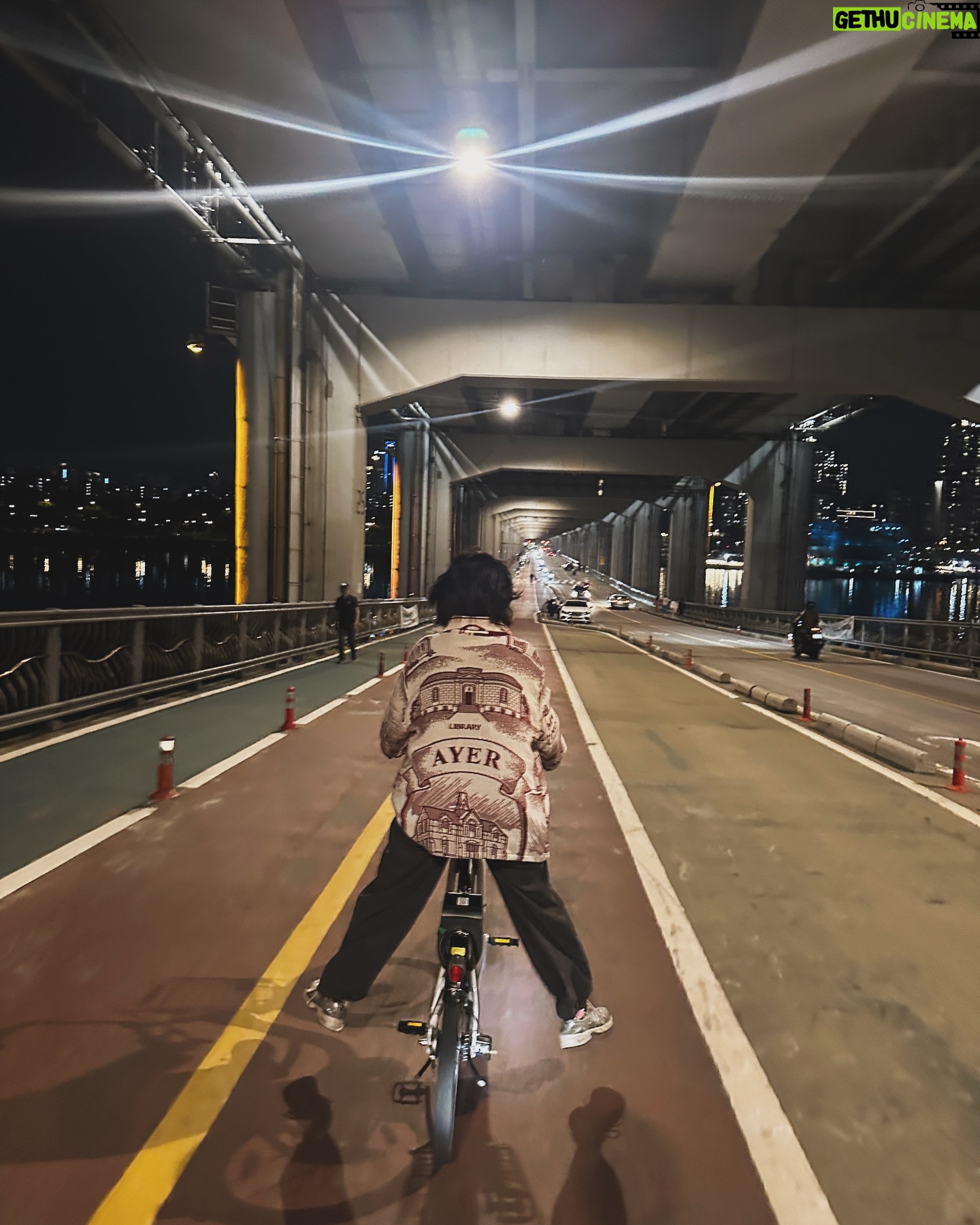 Gong Min-jeung - 84.4K Likes - 무척이나 특별했던 2024년 굿바이 🙃
🫶Happy new year 2025