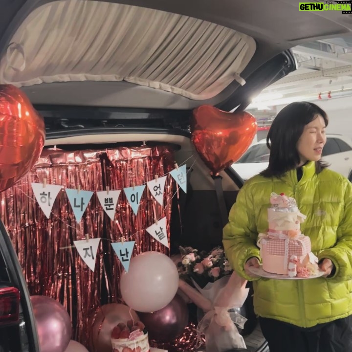 Gong Min-jeung - 84.4K Likes - 무척이나 특별했던 2024년 굿바이 🙃
🫶Happy new year 2025