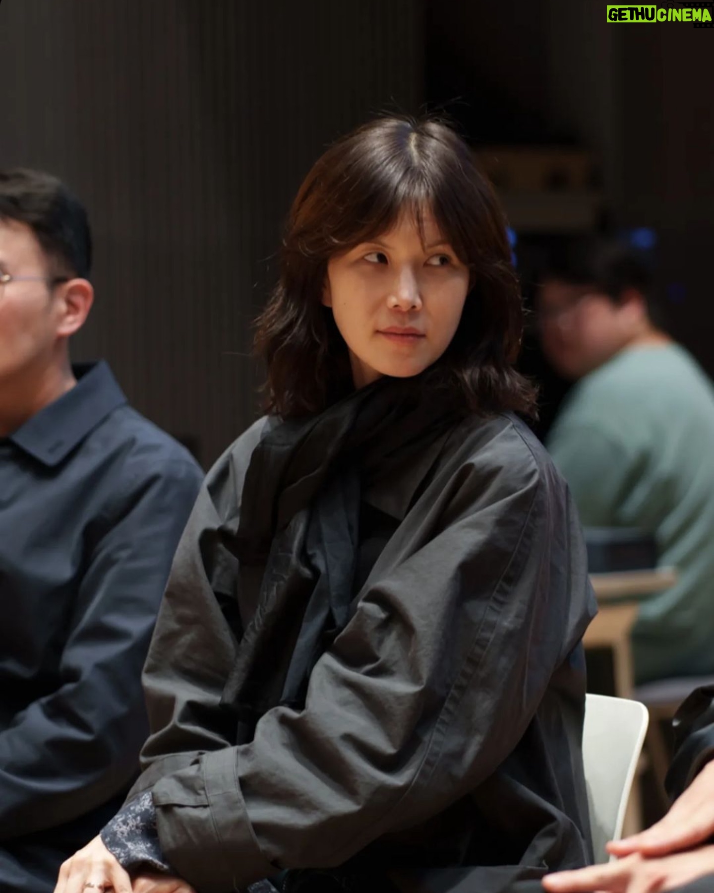 Gong Min-jeung - 84.5K Likes - 부산국제영화제 기나긴 일정 덕에 여행은 덤👣
<다른 것으로 알려질 뿐이지> <파편> <메소드 연기> 앞으로 많은 관심 부탁드립니다💚 부산 안뇽