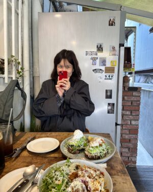 Gong Min-jeung Instagram - 부산국제영화제 기나긴 일정 덕에 여행은 덤👣 
<다른 것으로 알려질 뿐이지> <파편> <메소드 연기> 앞으로 많은 관심 부탁드립니다💚 부산 안뇽