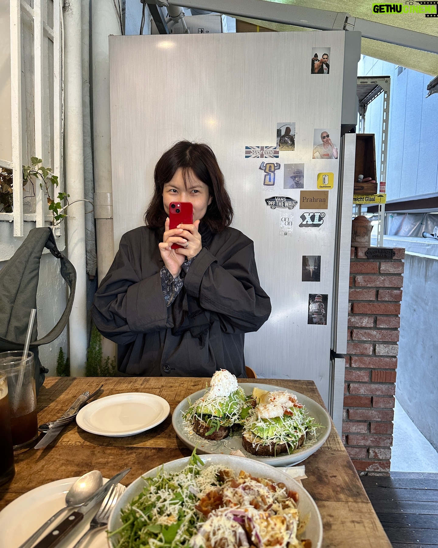 Gong Min-jeung - 84.5K Likes - 부산국제영화제 기나긴 일정 덕에 여행은 덤👣
<다른 것으로 알려질 뿐이지> <파편> <메소드 연기> 앞으로 많은 관심 부탁드립니다💚 부산 안뇽