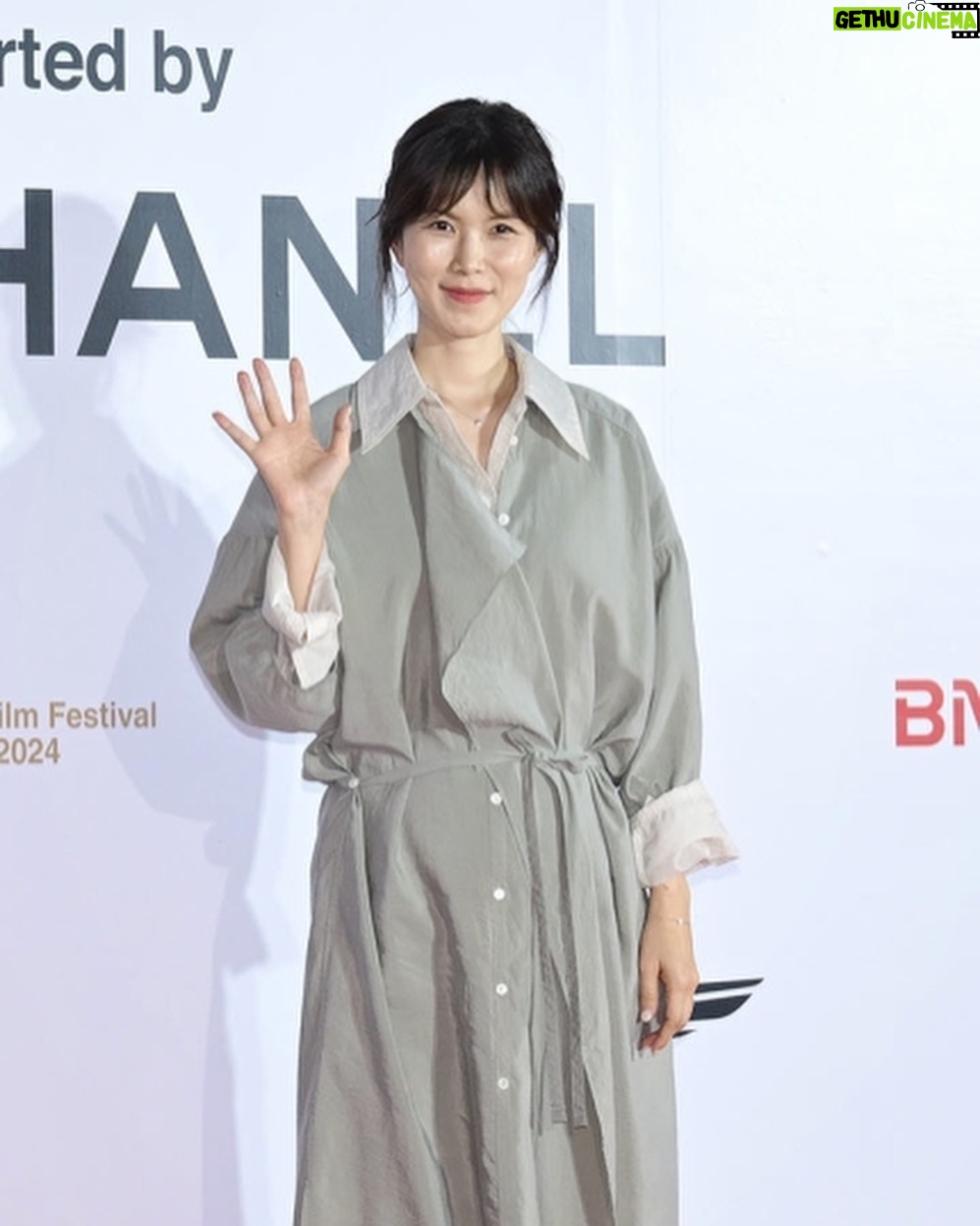 Gong Min-jeung - 84.5K Likes - 부산국제영화제 기나긴 일정 덕에 여행은 덤👣
<다른 것으로 알려질 뿐이지> <파편> <메소드 연기> 앞으로 많은 관심 부탁드립니다💚 부산 안뇽