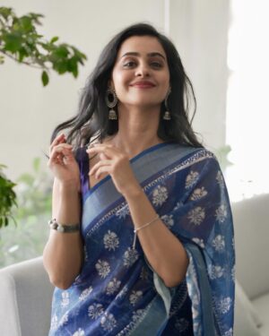 Gopika Udayan Instagram - Sandeham undha…? 

📷: @adnan.a.abbas 
🪡: @sameenanoble_fashiondesigner