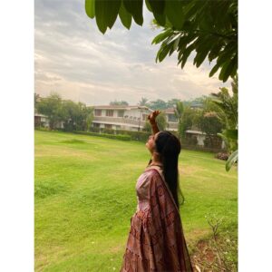 Gracy Singh Instagram - Clouds come floating into my life, no longer to carry rain or usher storm, but to add color to my sunset sky. ...
#newlocation #SantoshiMaa #behindthescenes #tvseries