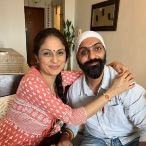 Gracy Singh Instagram - Glimpses of our #rakshabanshan2024 
#familylove  #siblingbond