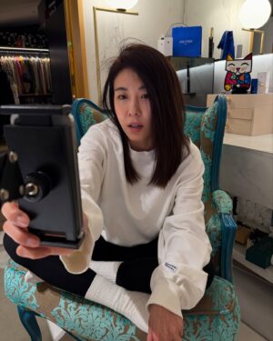 Ha Ji-won Instagram - 생애 첫 라방~ 준비중~ㅋㅋㅋㅋㅋㅋ 7시에 만나요~