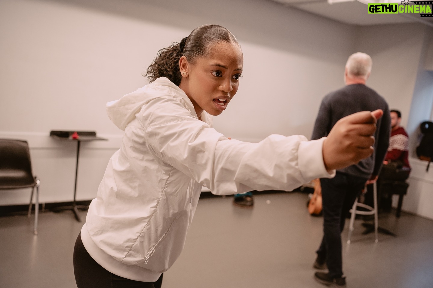 Hailey Kilgore - 21.1K Likes - We've got some new passengers onboard! Your first look at our newest cast members in rehearsal.
📸: @michaelah.jpg
