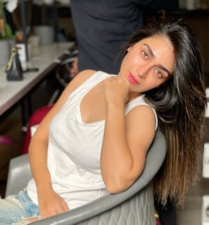 Hajra Yamin Instagram - A quiet strength lights gentle days