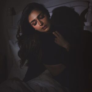 Hajra Yamin Instagram - “No risk, no magic.”

Wearing~ @maheenkarimofficial 
Stylist~ @stylebyaneela 
MUA~ @trio_session 
Art direction & photography~ @ayazanisphotography 

#hello #2025 #hajrayamin