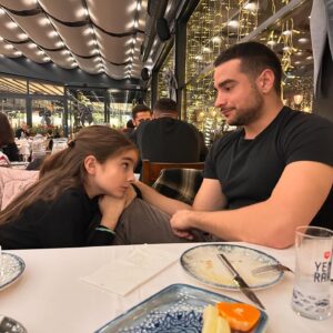 Hale Caneroğlu Instagram - AİLE ZAMANI🧿♥️🧿♥️🧿♥️🧿 #aileherşeydir
