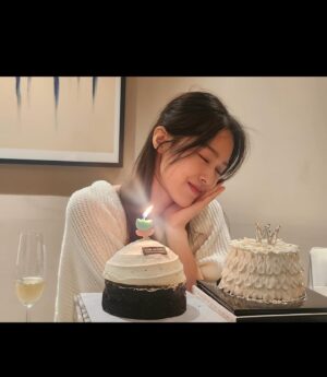 Han Sung-min Instagram - Birthday party with my family🎂💕

축하해주셔서 감사합니다:)