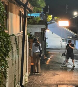 Han Sung-min Instagram - 이창섭-33 MV behind☁️

좋은 분들과 노래와 함께 했던 촬영장
19살 29살 한성민이였습니다🫡