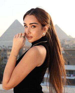 Hana Al Zahed Instagram - Granddaughter of the Pharaohs 👑🇪🇬

🐊 @abdullahsakkijhajewelry