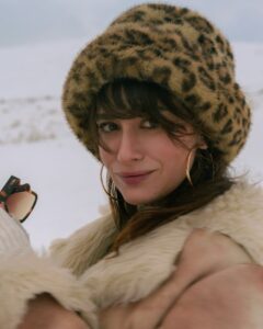 Actress Hande Do?andemir HD Photos and Wallpapers February 2025