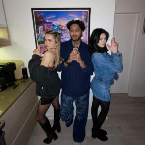 Hannah Cheramy Instagram - 2025? Nope 80s/90s 🪩