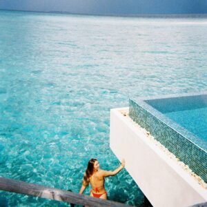 Hannah Dodd Instagram - @dhigalimaldives diaries on film 📸💫

Thank you @dhigalimaldives for inviting us to celebrate 2024 with you! Pure magic x
#giftedstay