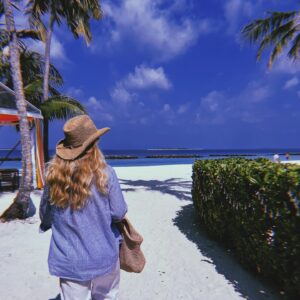 Hannah Dodd Instagram - @dhigalimaldives diaries on film 📸💫

Thank you @dhigalimaldives for inviting us to celebrate 2024 with you! Pure magic x
#giftedstay