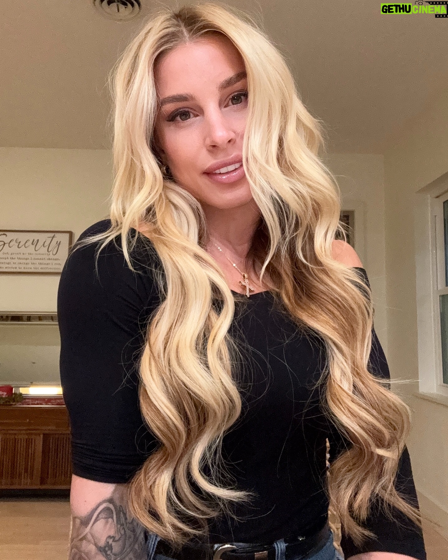 Hannah Goldy - 5.7K Likes - Sorry couldn’t pick just one because @olesia23 got me feeling like a model. My best friend is so talented and gave me the most beautiful hair I could ever ask for!! If you’ve been thinking about hair extensions you need to see my girl!!!!